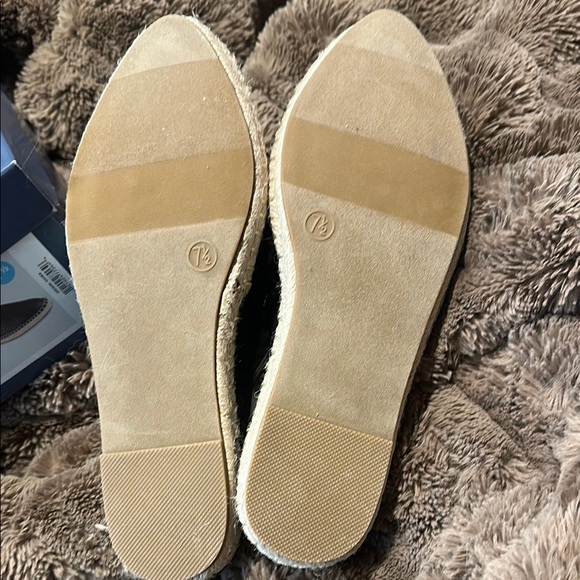 Universal Thread-Black Woven Slip-On Shoes size 7.5 - Picture 4 of 7